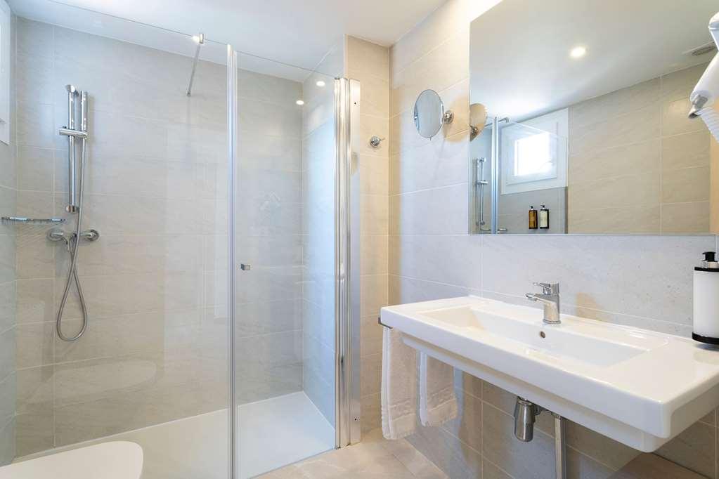 Halley Hotel & Apartments Affiliated By Melia Benidorm Room photo