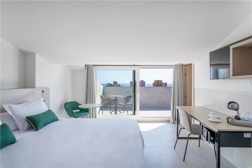 Halley Hotel & Apartments Affiliated By Melia Benidorm Room photo